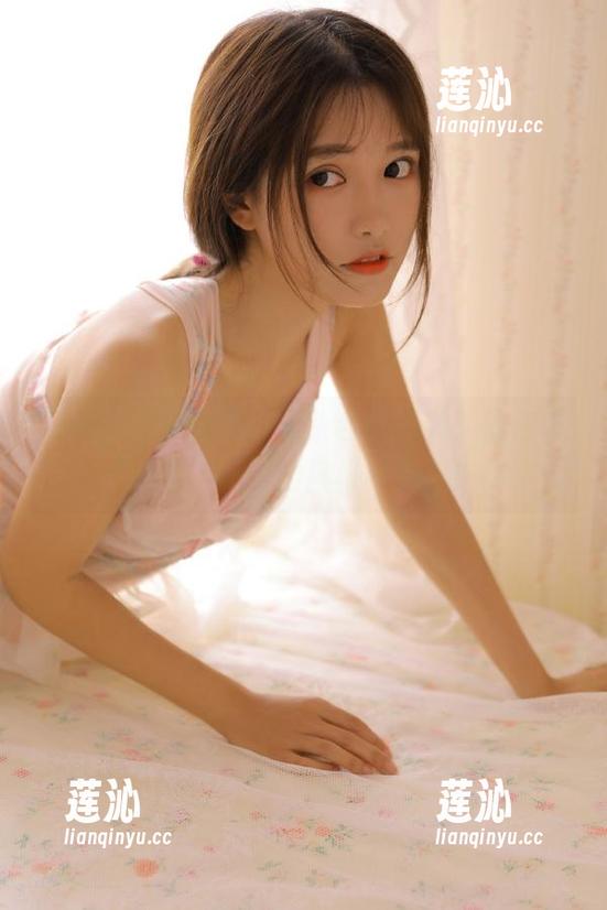 Tiny Asa女学生最新合集更新，带你领略她不一样的风格与气质！